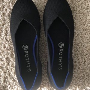 Rothy’s “The Flat” loafer in black , size 9